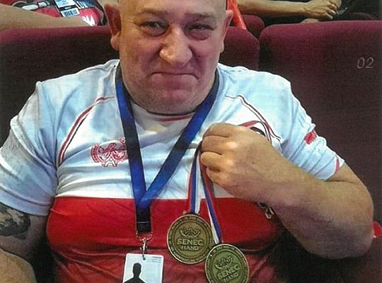 Dariusz Gabrynowicz z medalem Burmistrza Lęborka 46140