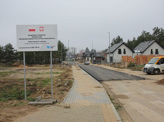 Wylewają asfalt na ulicach dzielnicy „Lębork 46600