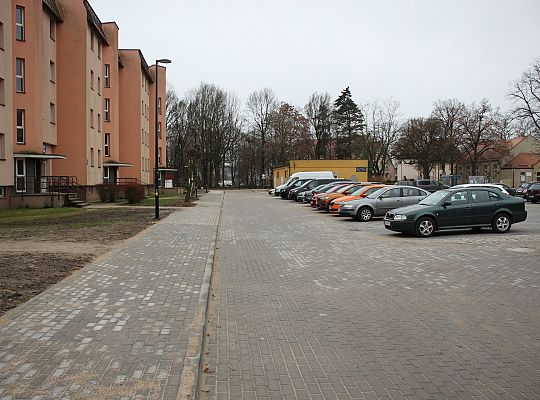 Nowy parking przy ul. Konopnickiej i Alei Wolności 46877