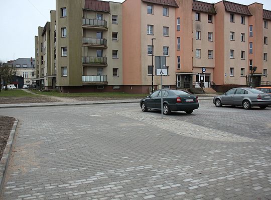 Nowy parking przy ul. Konopnickiej i Alei Wolności 46881