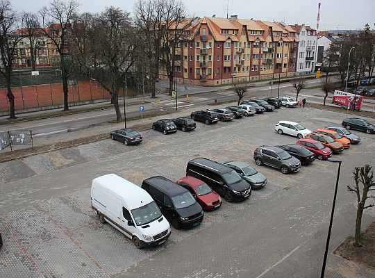 Nowy parking przy ul. Konopnickiej i Alei Wolności 46888