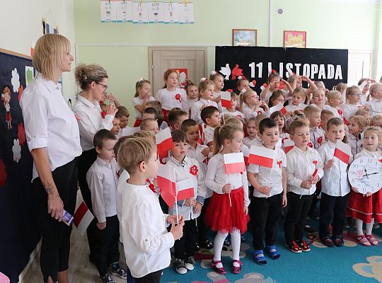 Wspólne śpiewanie hymnu narodowego w lęborskich 52265