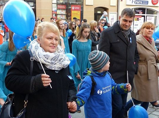 Marsz dla Autyzmu przeszedł ulicami Lęborka 14175