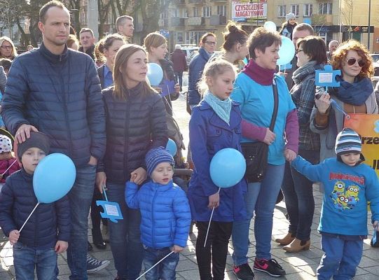 Marsz dla Autyzmu przeszedł ulicami Lęborka 14185