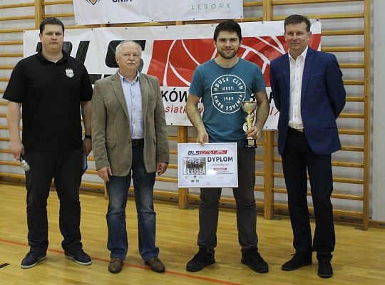 Bojan Żubry mistrzem Amatorskiej Ligi Siatkówki 14439
