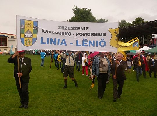 Liczna delegacja lęborskich Kaszubów na XIX 19866