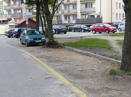 Nowe miejsca parkingowe przy Wojska Polskiego 21602