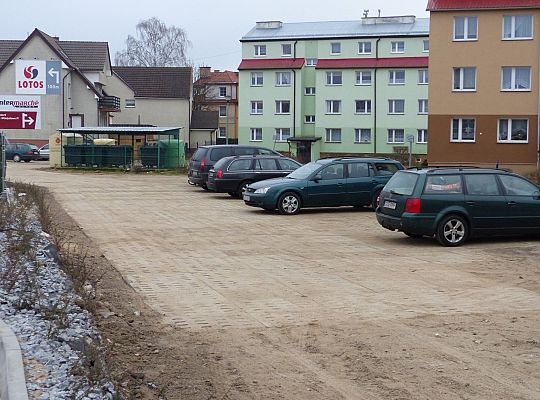 Budowa miejsc parkingowych na Tczewskiej i 22662