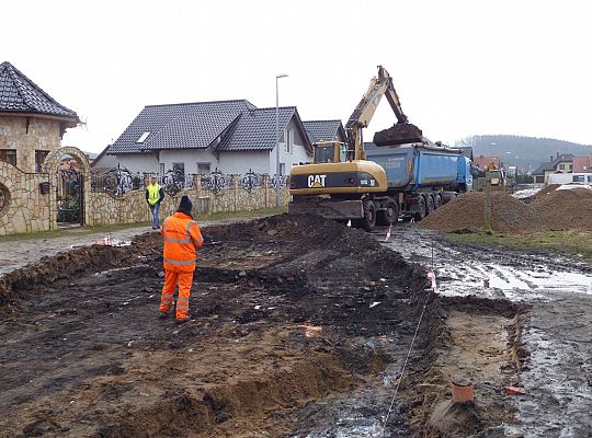 Budowa kanalizacji deszczowej i jezdni na Szarych 22893