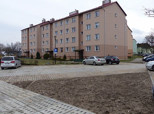 35 utwardzonych miejsc parkingowych na Tczewskiej 22918
