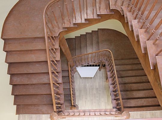 Klatka i schody w budynku MOPS wyremontowane 23034