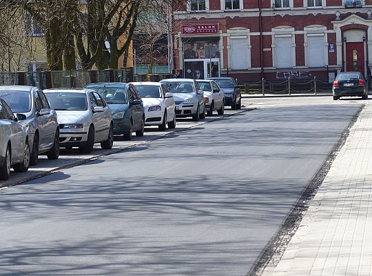 Nowy asfalt na placu Piastowskim i Wybickiego 23878
