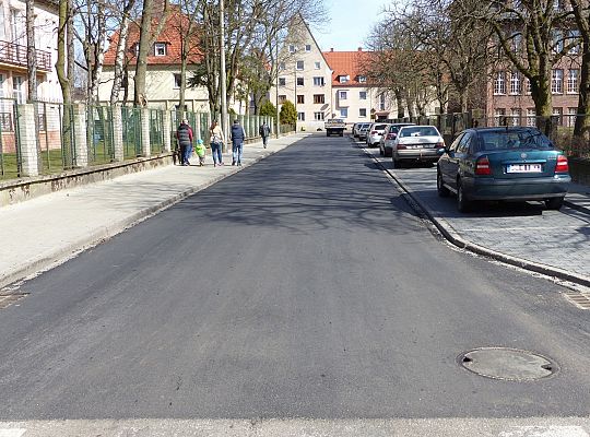 Nowy asfalt na placu Piastowskim i Wybickiego 23881