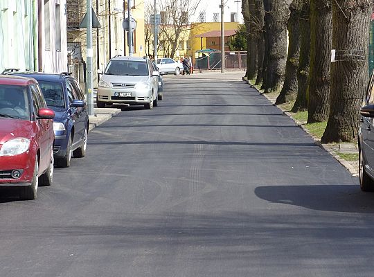 Nowy asfalt na placu Piastowskim i Wybickiego 23870