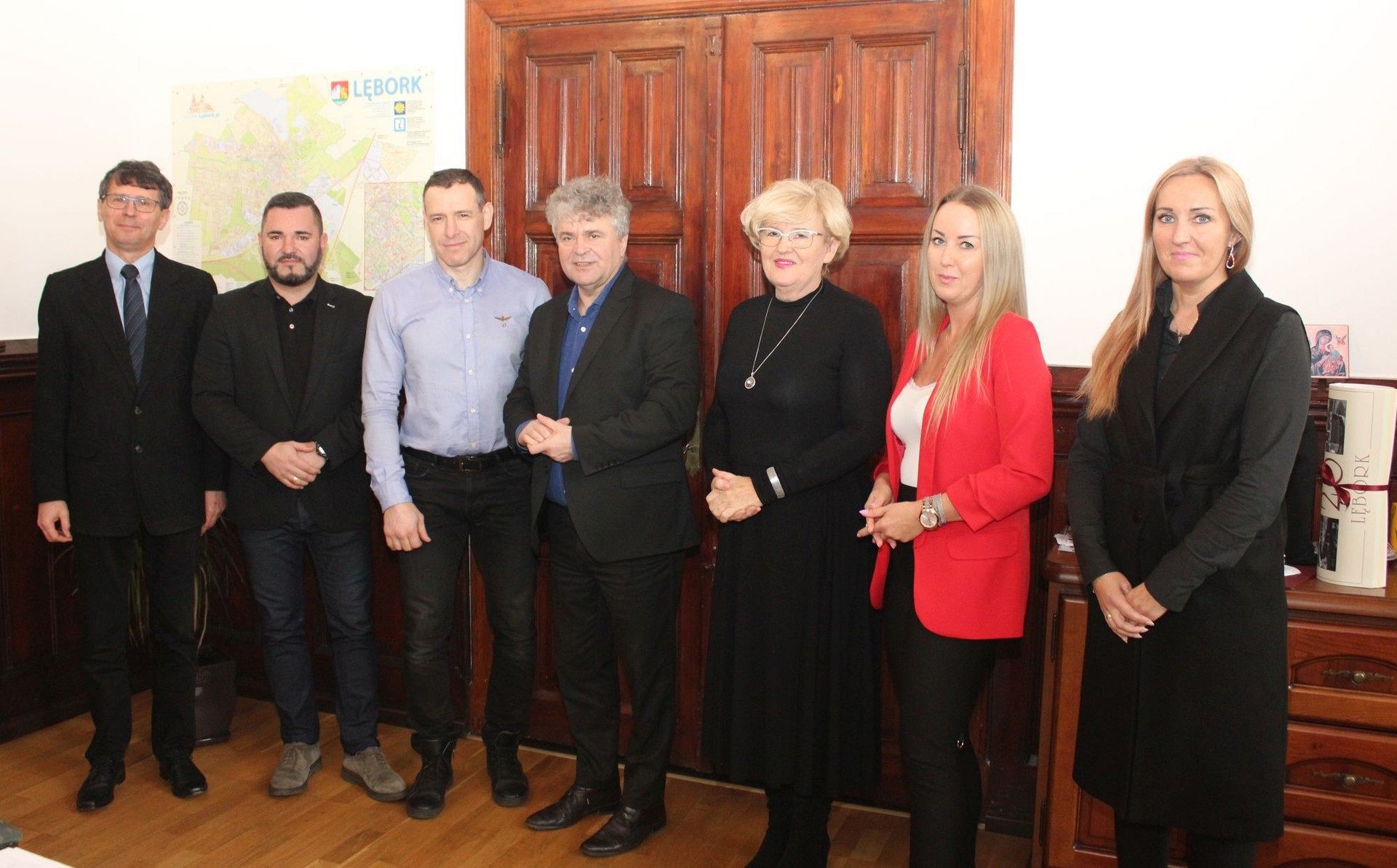 Organizatorzy charytatywnej gali walki w ratuszu