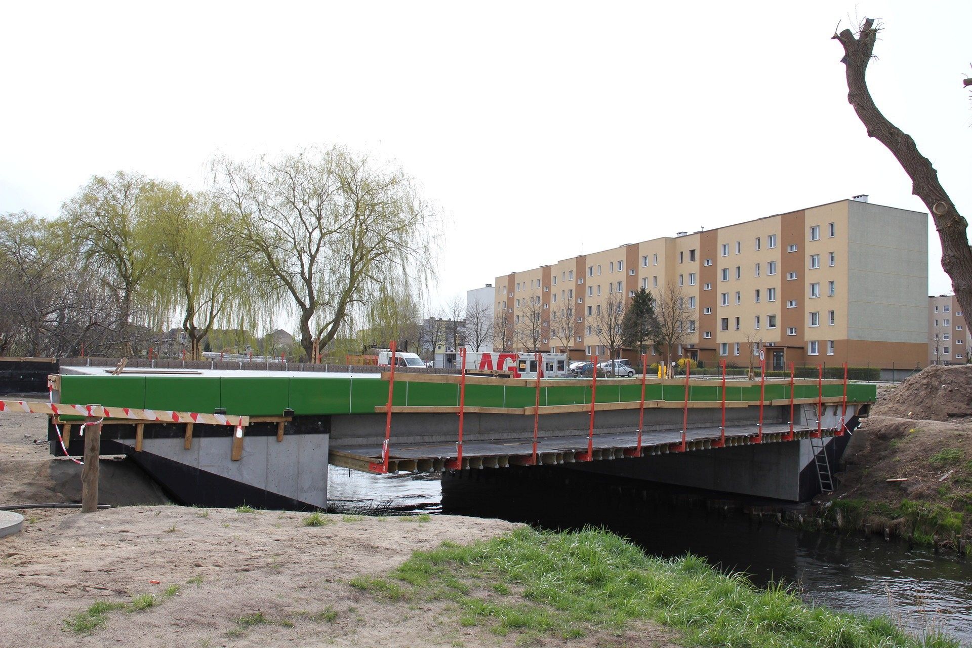 Nowy most na rzece Łebie połączy dwie części