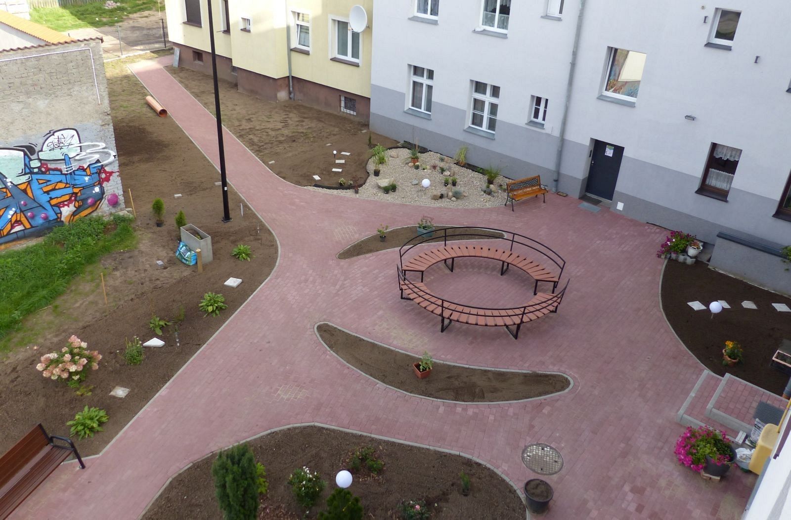 Przy Stryjewskiego utworzono podwórko integracyjne