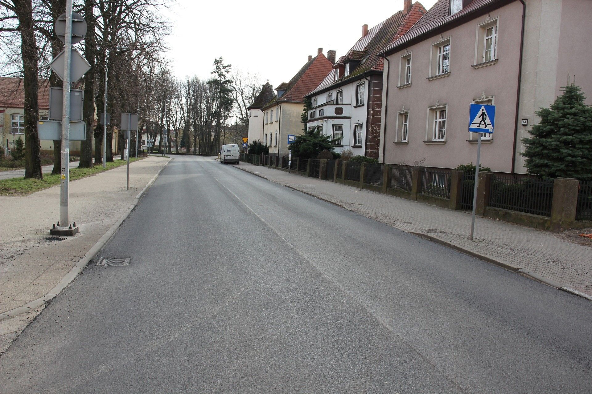 Prace drogowe w toku. Nowy asfalt na ulicach