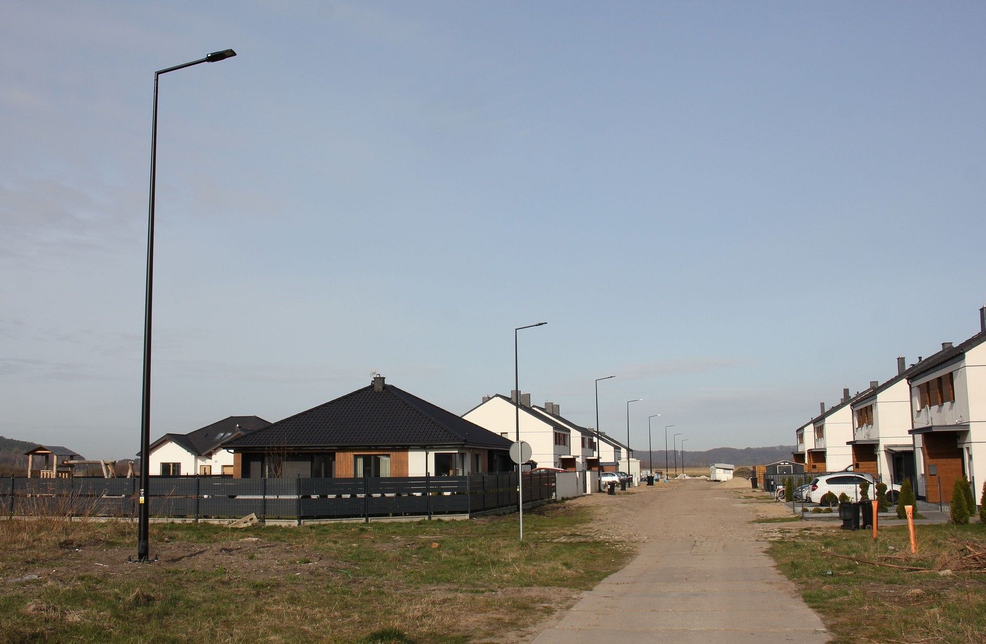 Nowe latarnie oświetlają ulice Strzelców