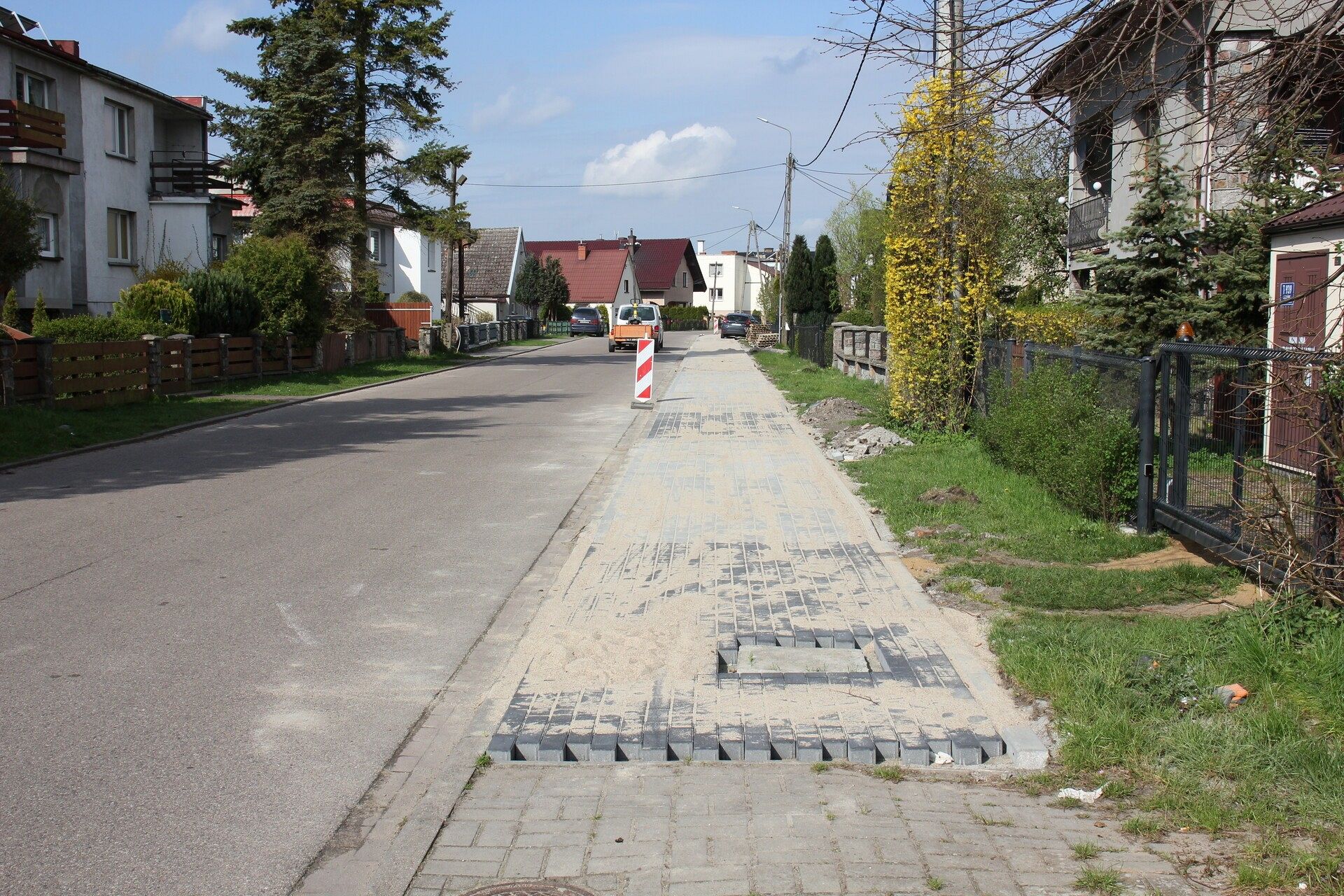 Budowa chodnika na Komuny Paryskiej