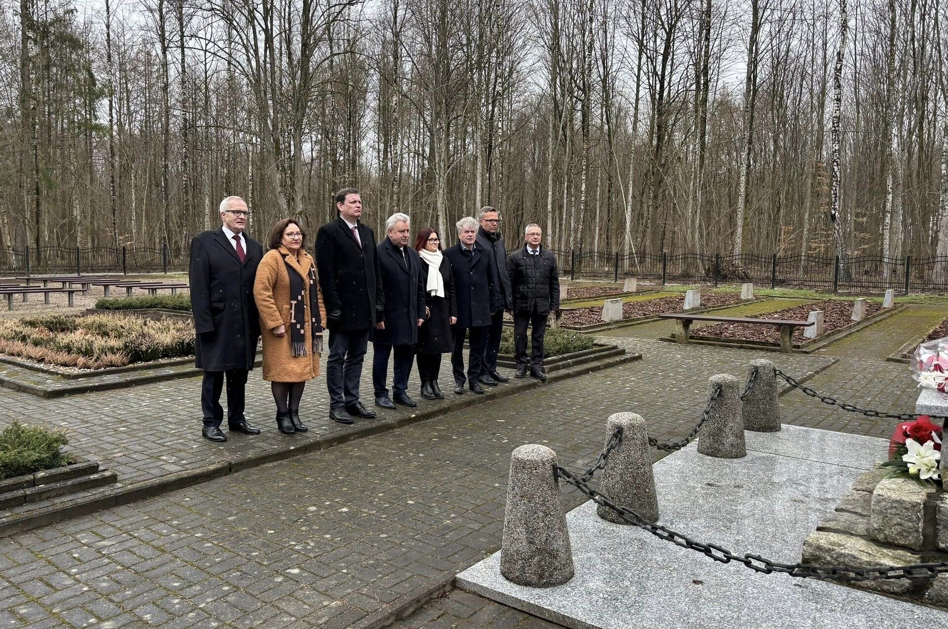 Ambasador Łotwy oddał hołd ofiarom Marszu Śmierci