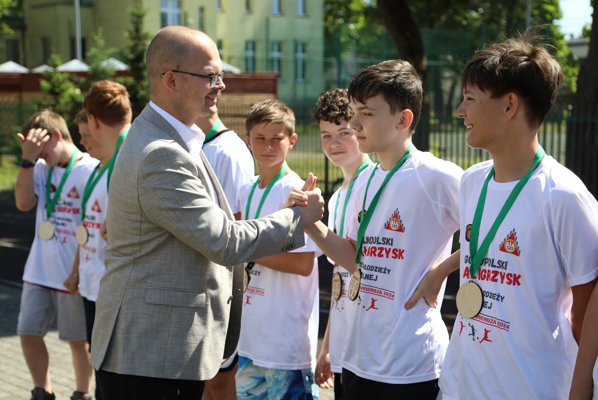 Siatkarski sukces drużyny uczniów ze Szkoły