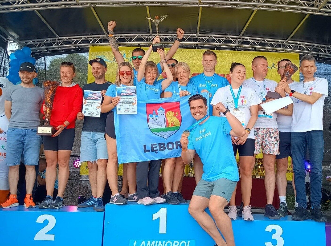 Biegający samorządowcy z Lęborka wygrywają bieg w