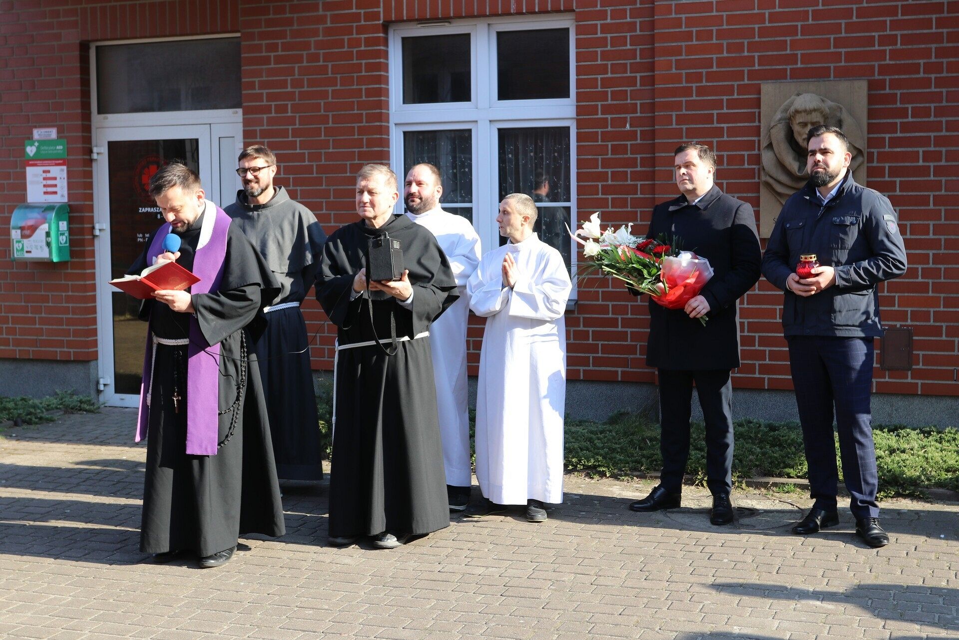 W hołdzie ofiarom sowieckiej zbrodni na plebanii