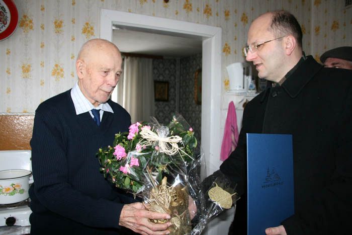 Nestor pisarzy kaszubskich obchodził 90 urodziny