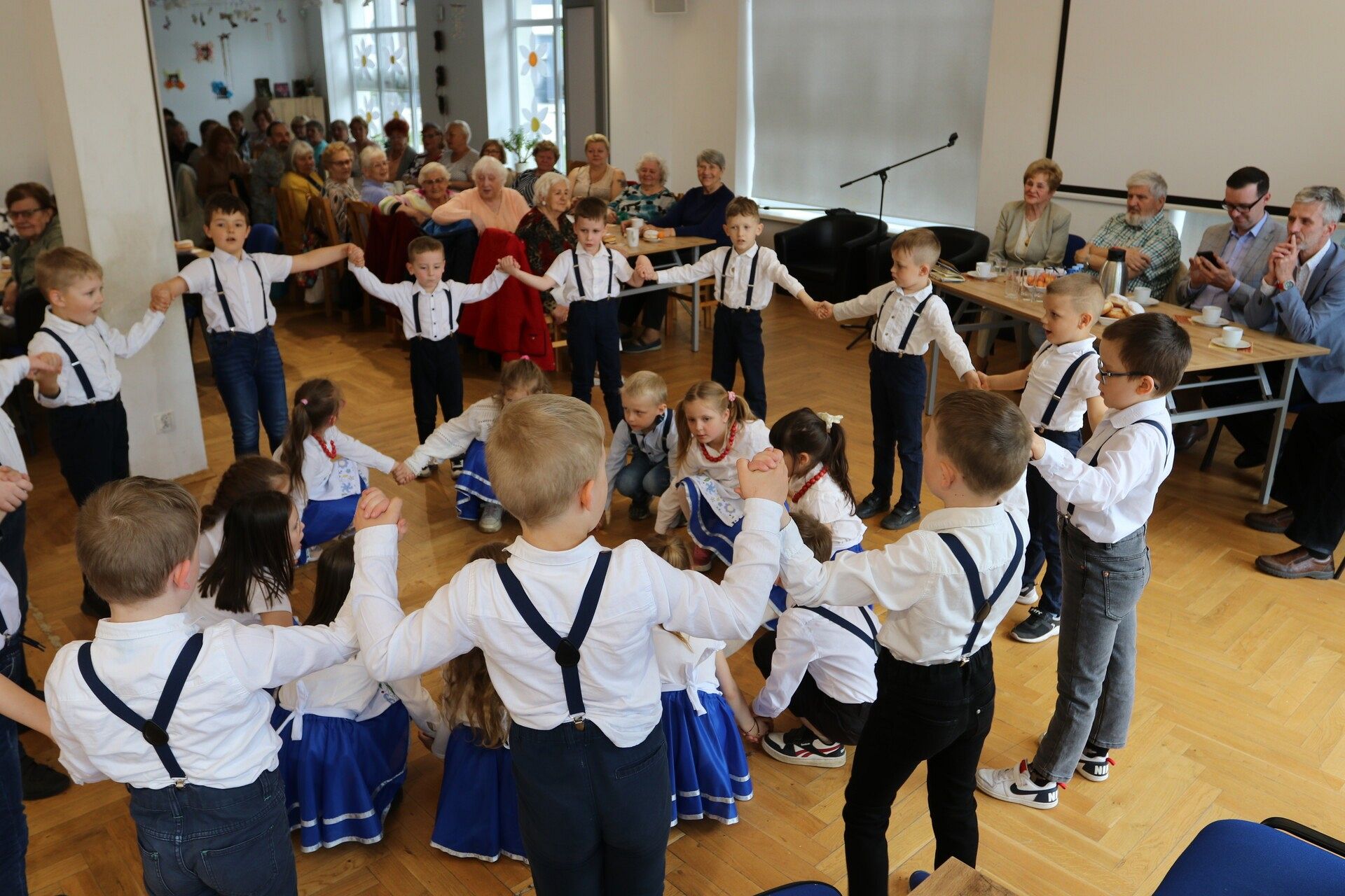 Radośnie i z sercem – Dzień Matki na spotkaniu