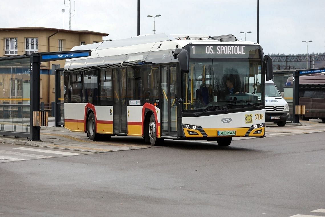 Już cztery autobusy elektryczne przewożą pasażerów