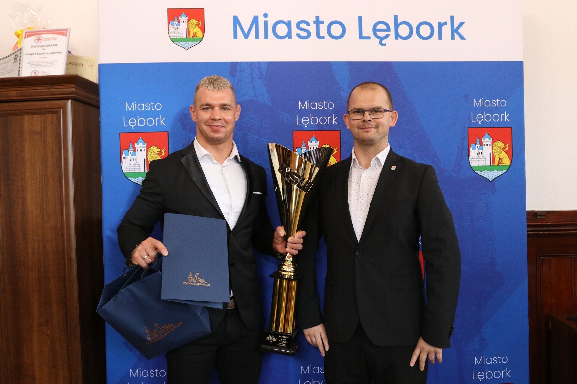 Promuje Lębork w oktagonie. Miasto wspiera swojego