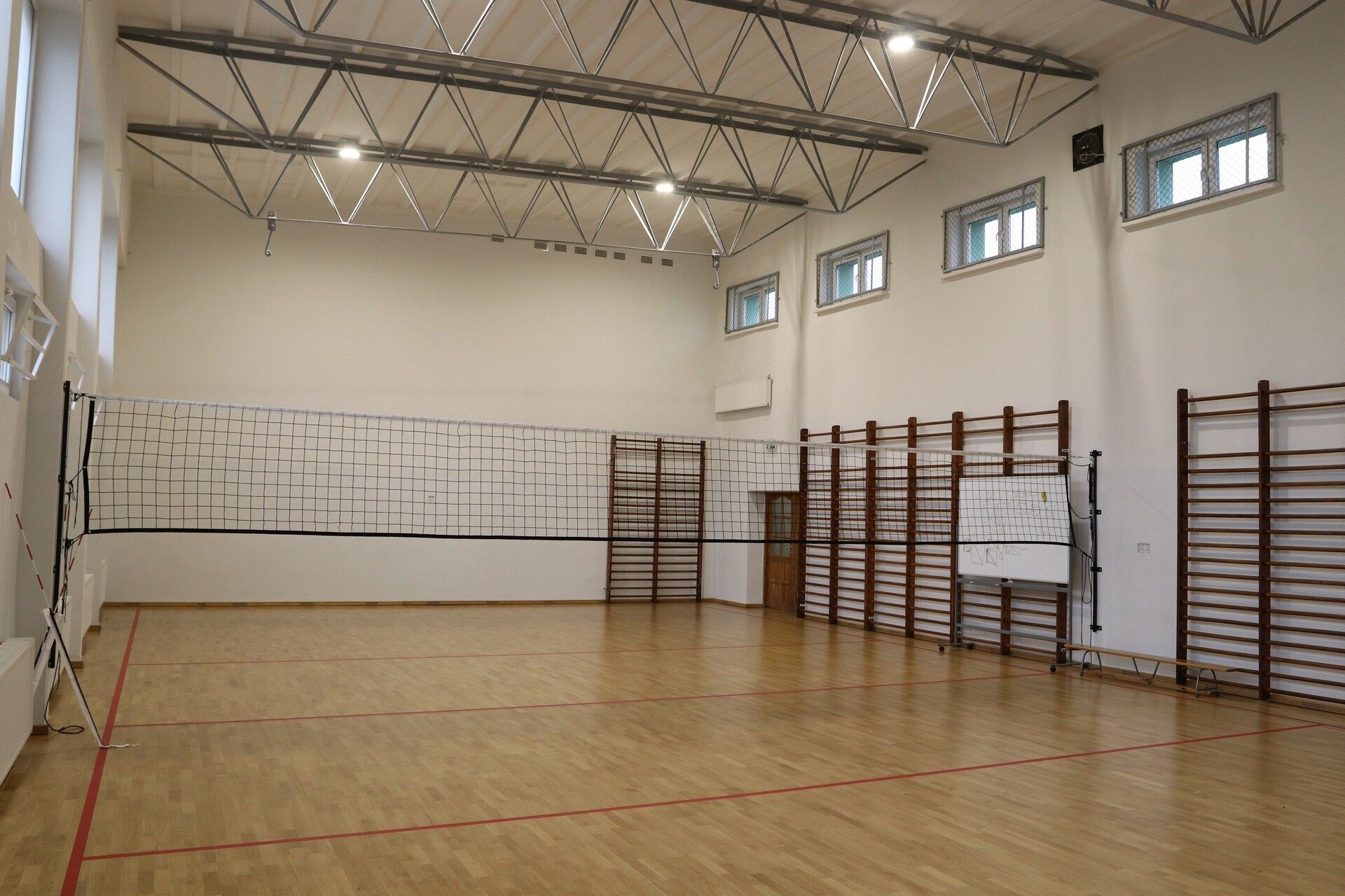 Sala gimnastyczna w SP 8 po modernizacji – lepsze