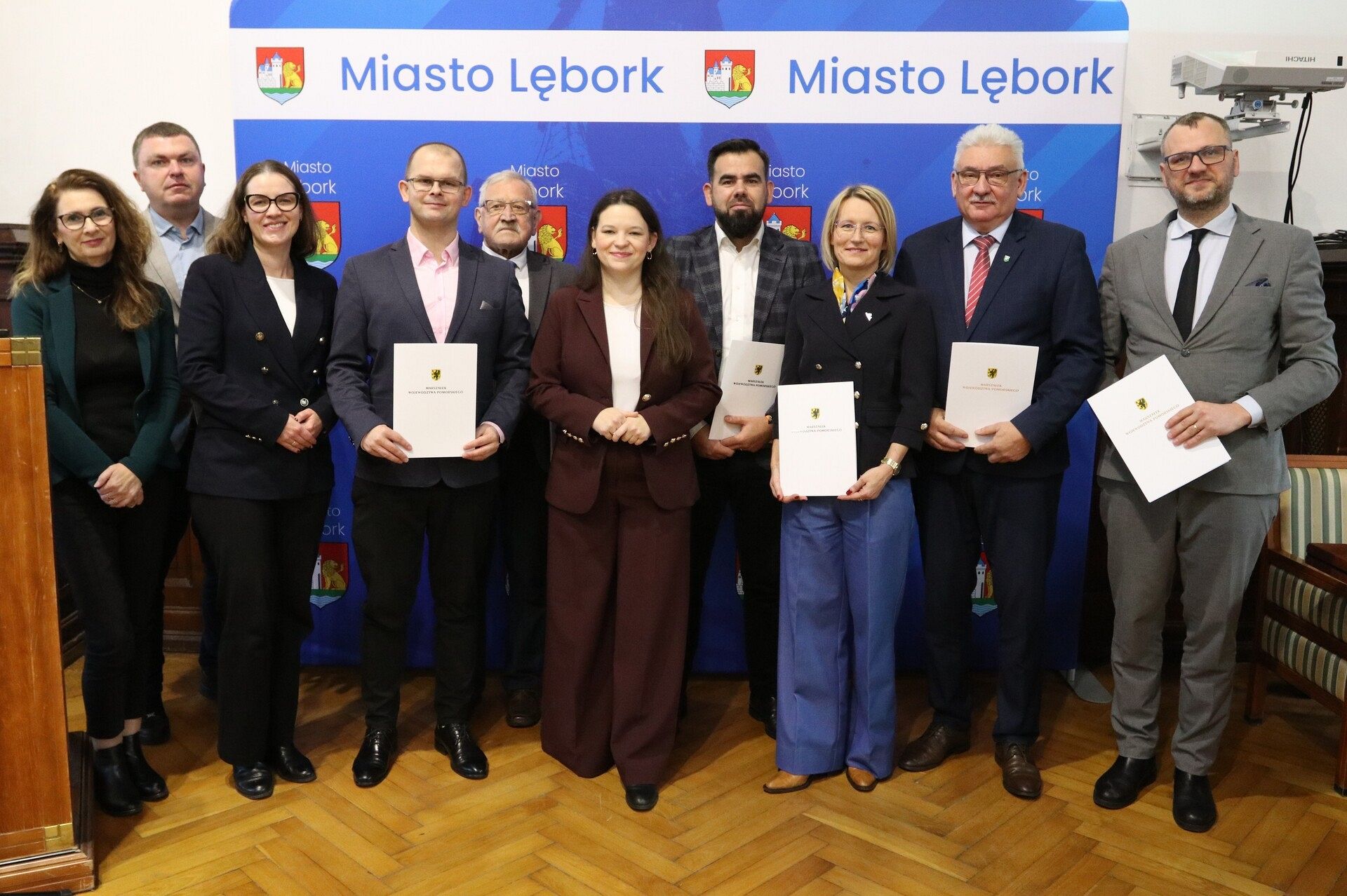 W Lęborku samorządowcy podpisali Pakt na Rzecz