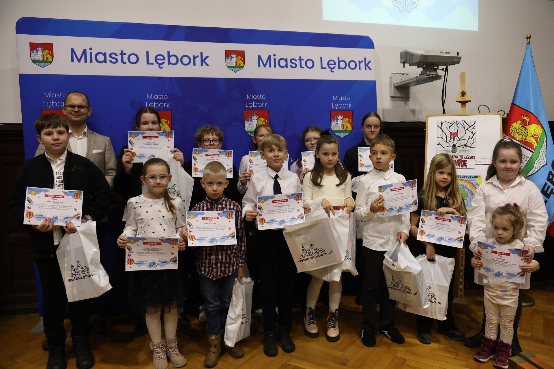 Dzieci przeciw przemocy - najlepsze plakaty