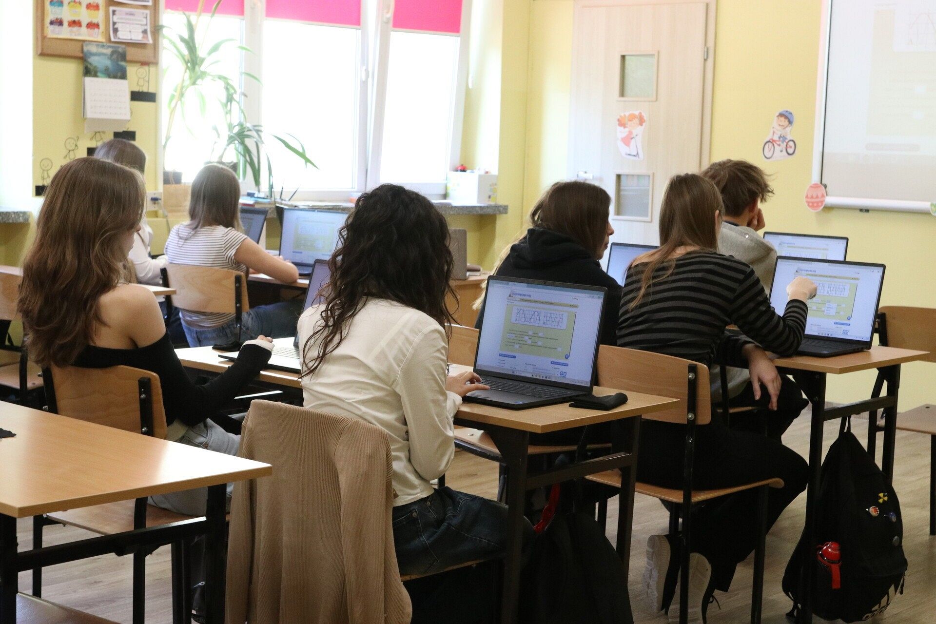 Sprzęt komputerowy za niemal 650 tys. zł dla