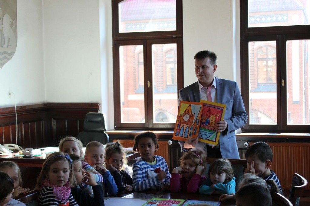 Przedszkolaki zwiedzają Ratusz