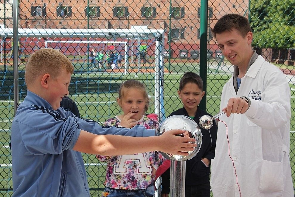 Piknik naukowy w SP 3