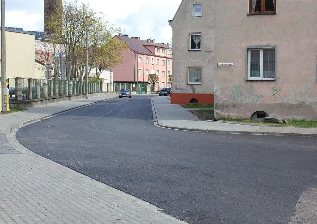 Nowa nawierzchnia i parkingi na Wybickiego