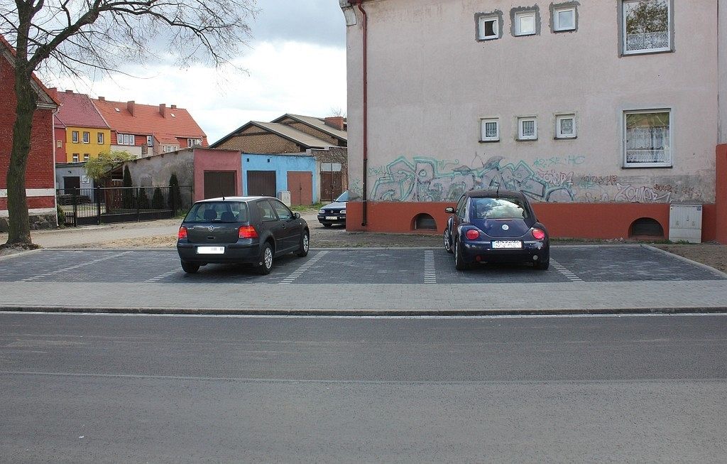 100 wybudowanych lub wyremontowanych miejsc