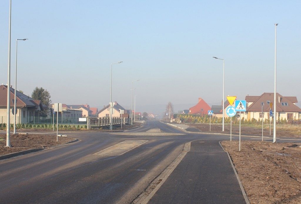 Buczka z afaltem do granic miasta