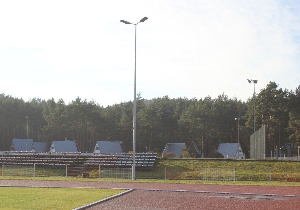 Pobiegają przy światłach. Lampy LED na bieżni