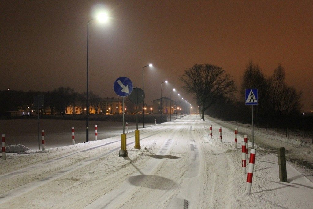 16 energooszczędnych lamp stanęło na ulicy