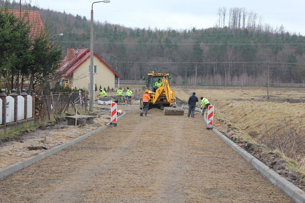Ciężki sprzęt na ulicy Generała Stanisława Maczka