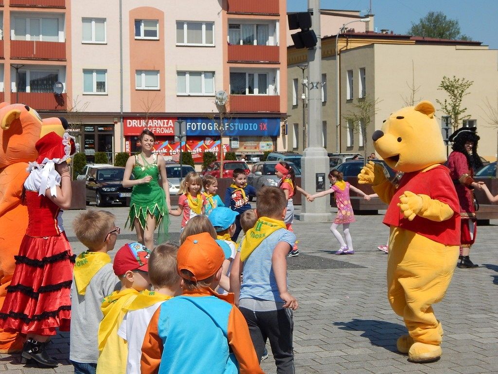 Kolorowe Podwórka - gdzie spotkać krasnoludki?