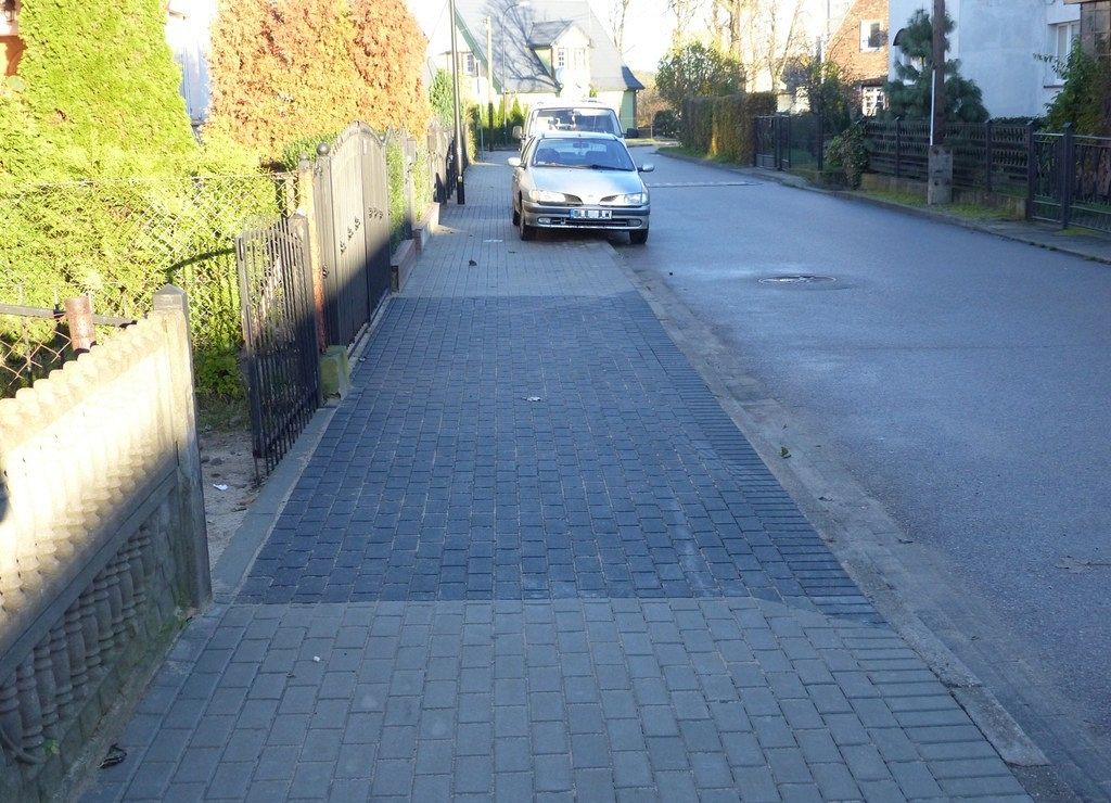 Remont 300 metrów chodnika na ulicy Kolonia