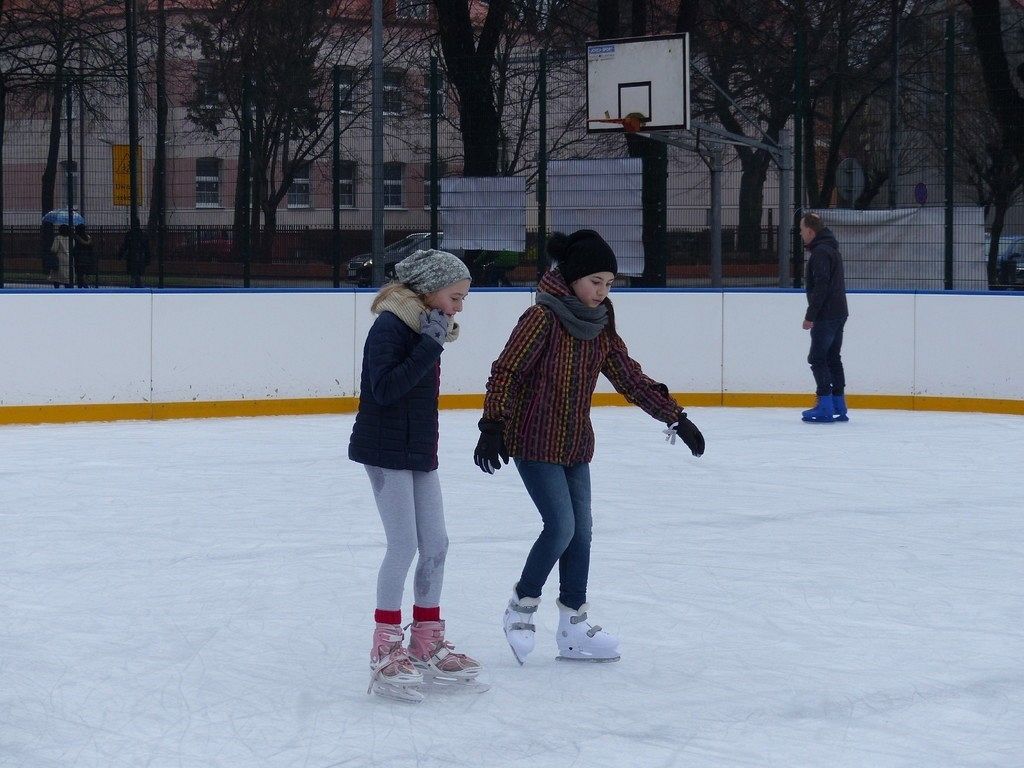Lodowisko na placu Piastowskim otwarte.