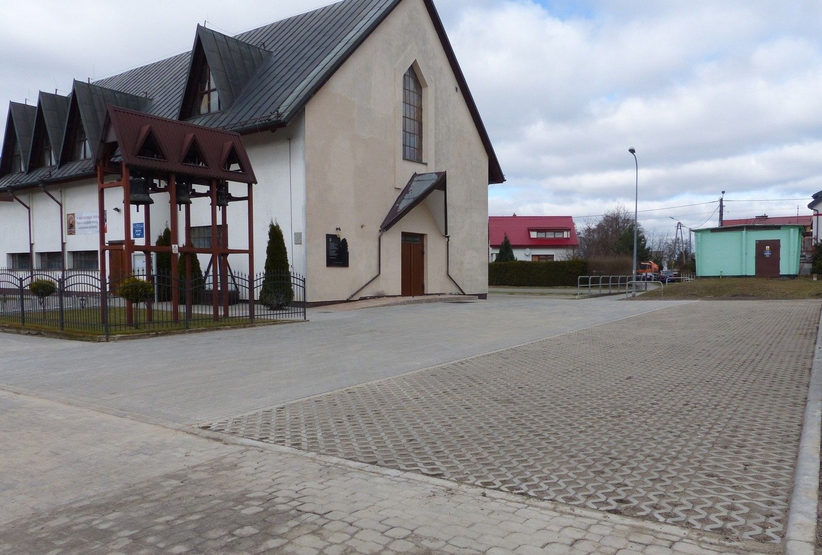 Nowy parking i droga dojazdowa przy ul.