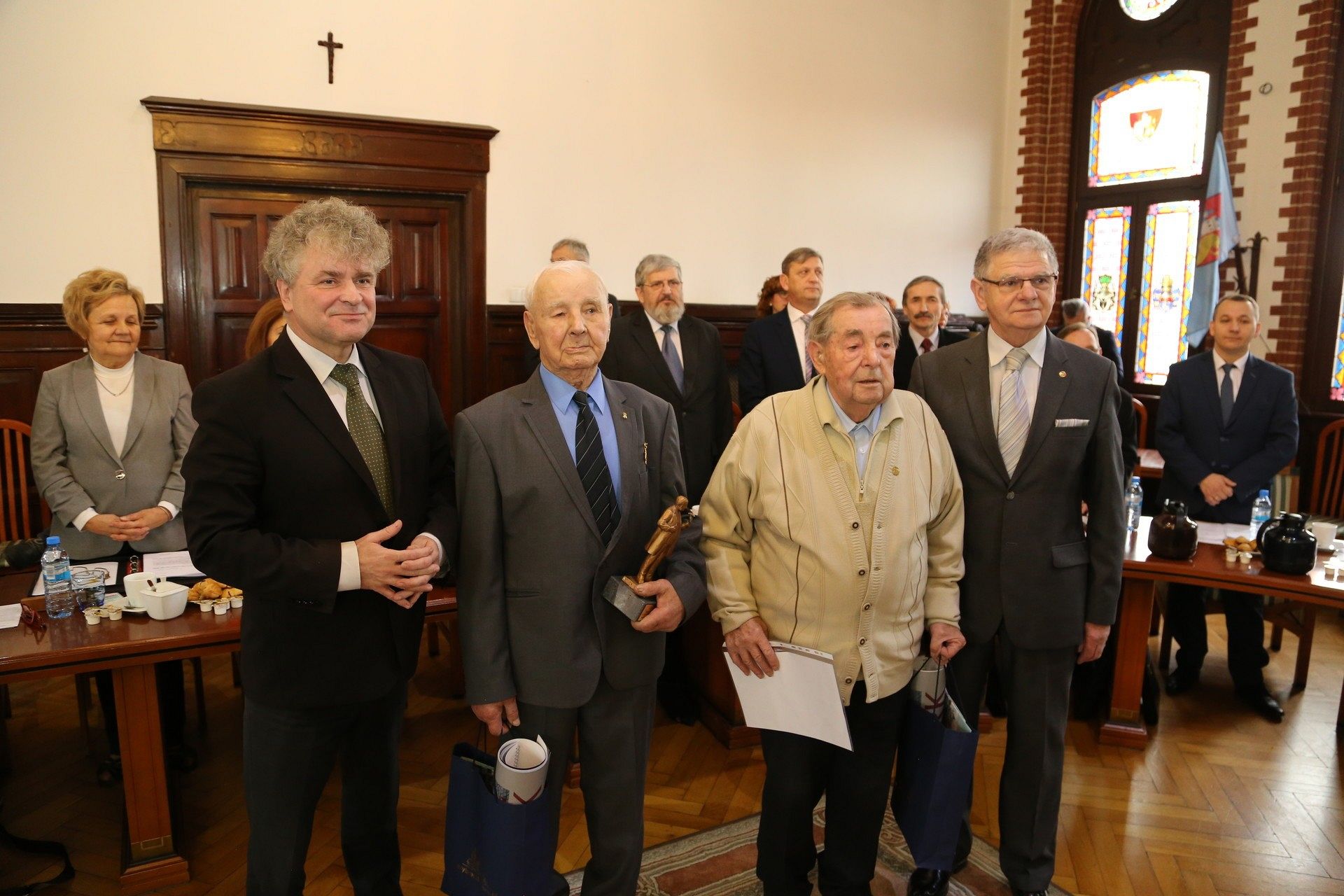 Zasłużeni pszczelarze odznaczeni na sesji RM