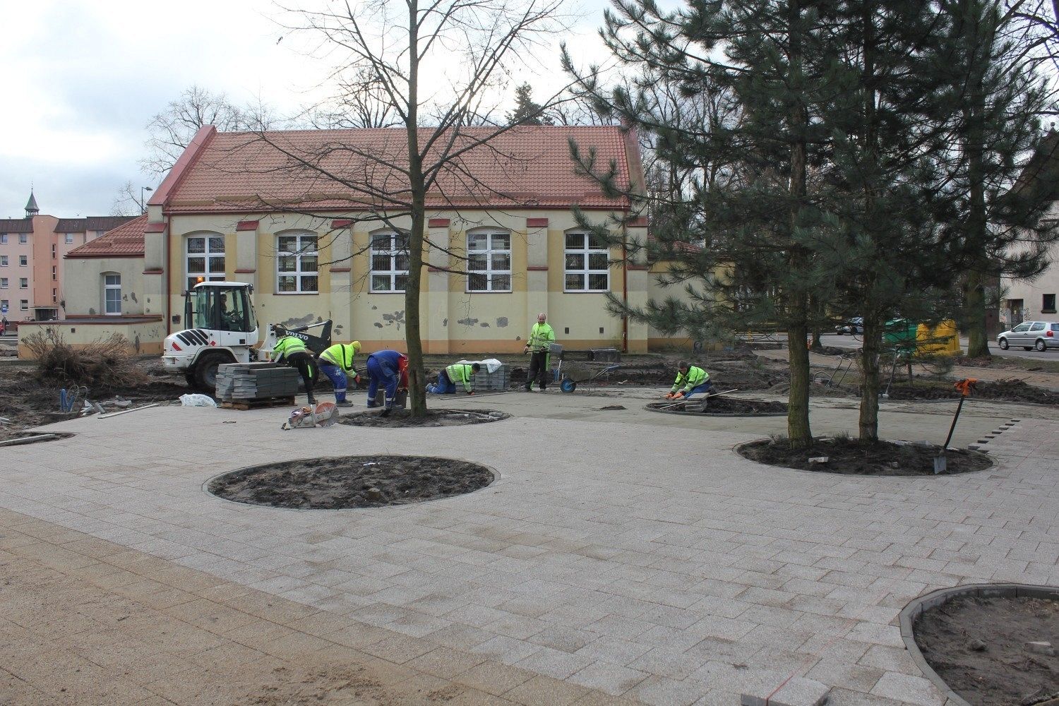 Budowa rolkowiska i terenu rekreacyjnego na placu